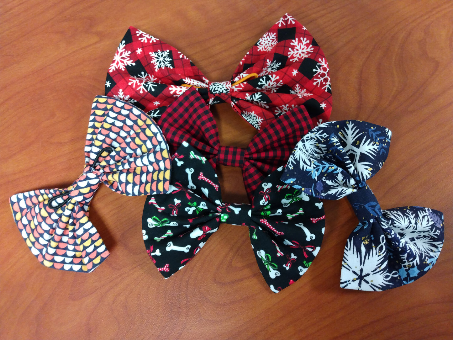 Christmas Dog Bones Dog Bowtie